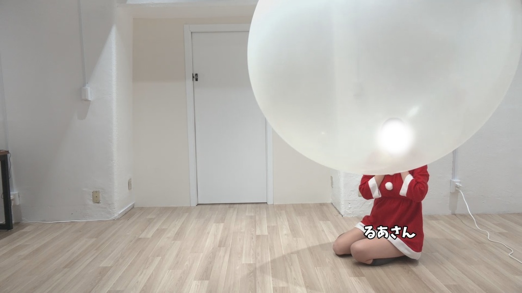 #79 るあさん・のんたんさんが風船の中に入って風船遊び【クリスマスイブ】