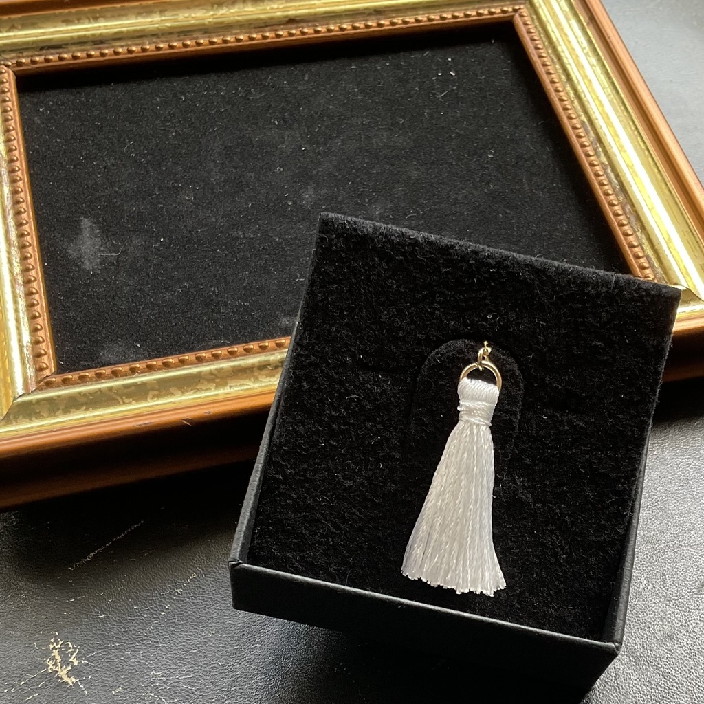 タッセルチャーム