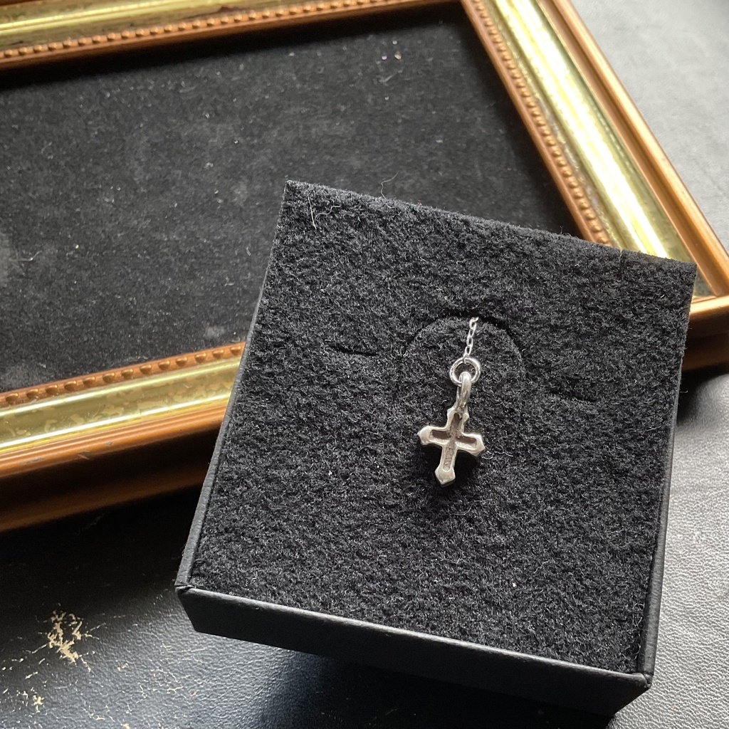 クロスチャーム