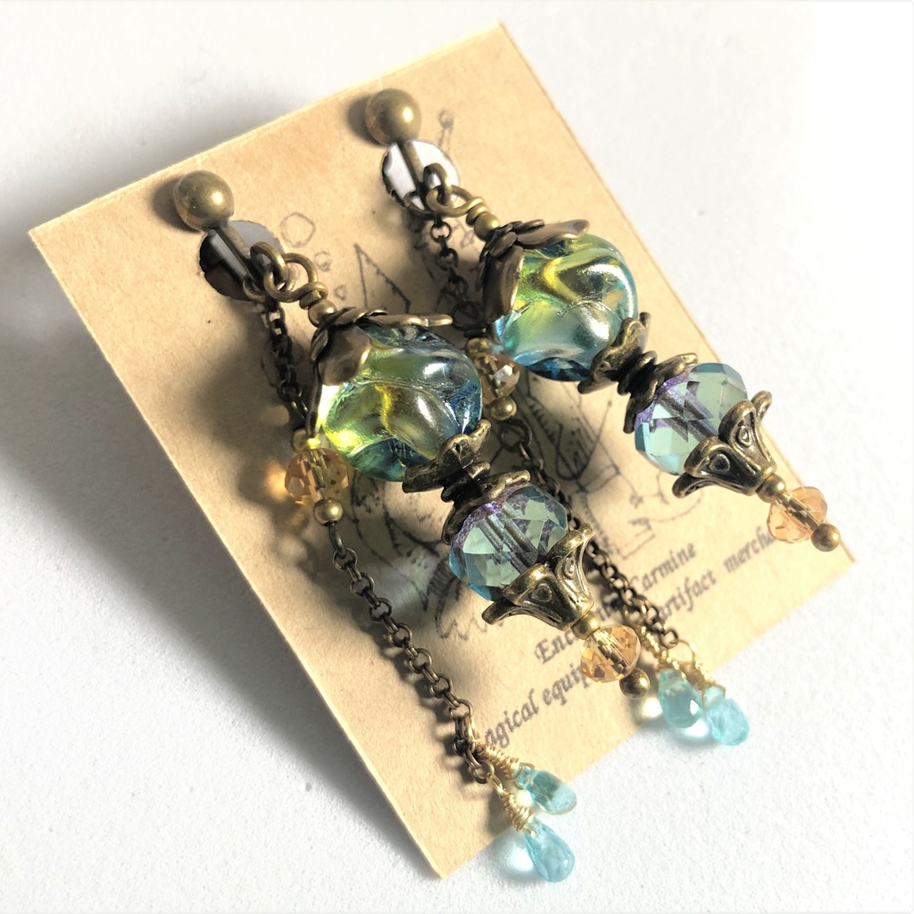 天津水(あまつみず)の耳飾り