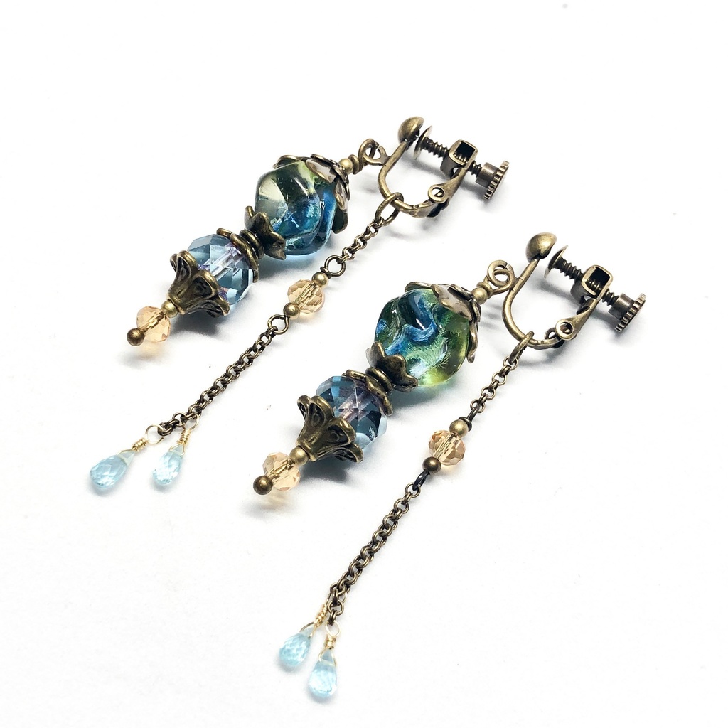 天津水(あまつみず)の耳飾り