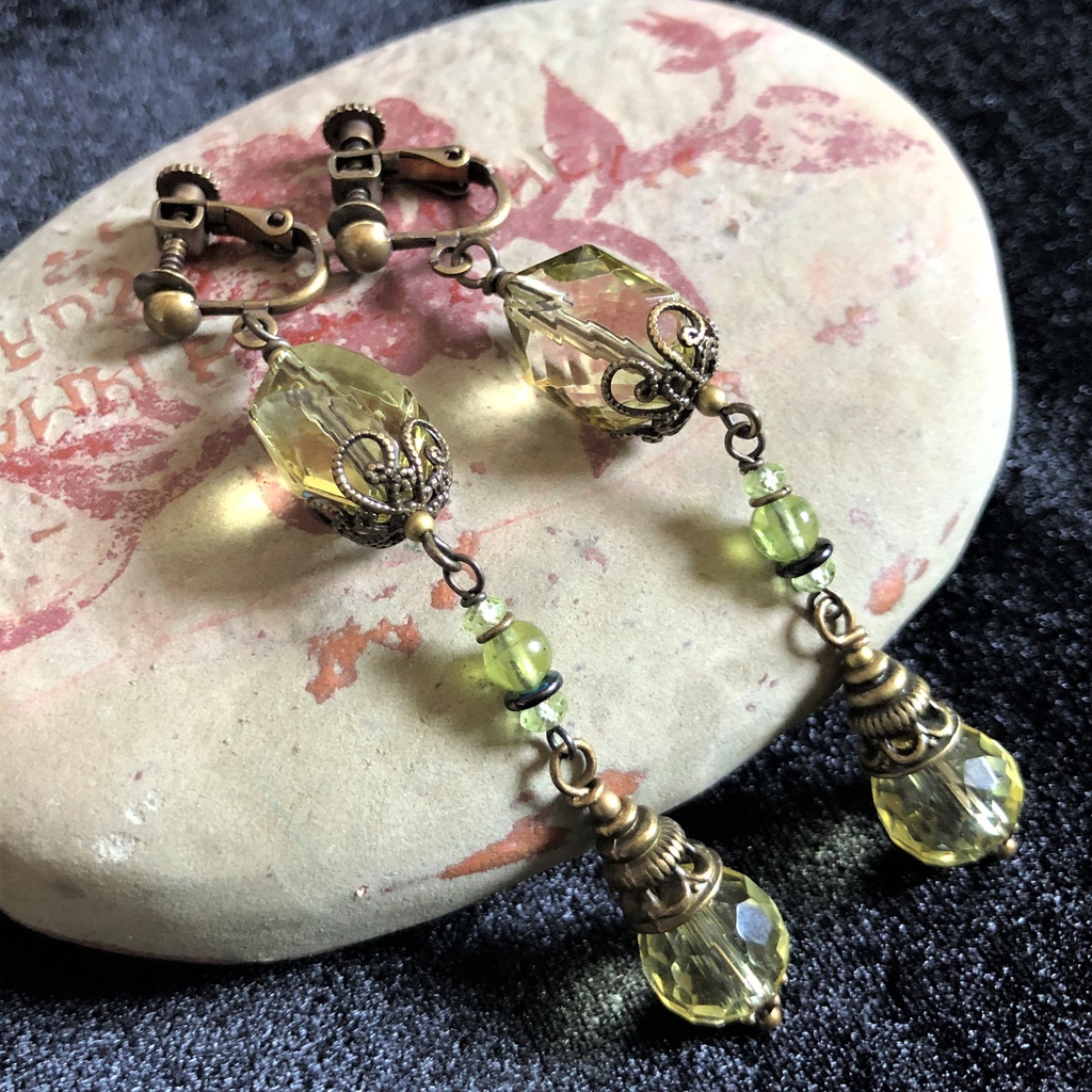 メドヴーハの耳飾り