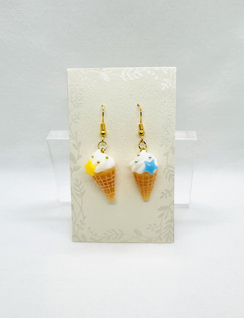 【夏五イメージカラー】ソフトクリームのピアス