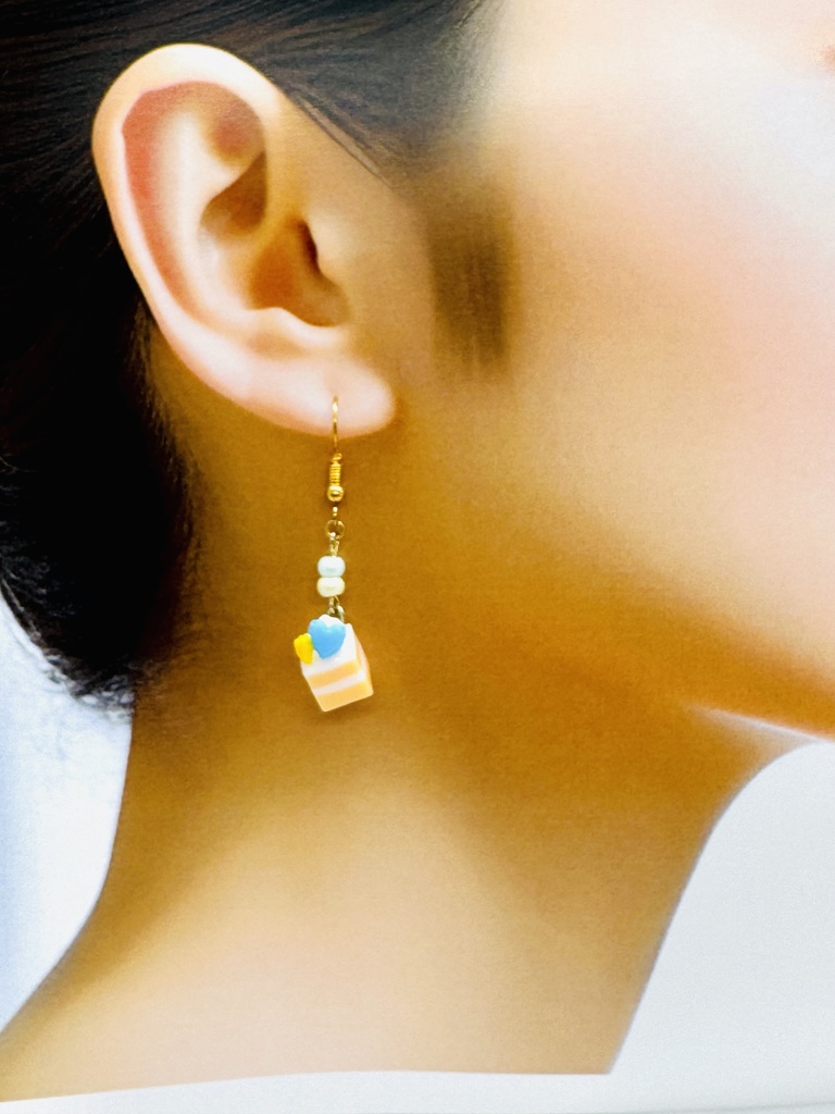 【夏五イメージ】ケーキのピアス