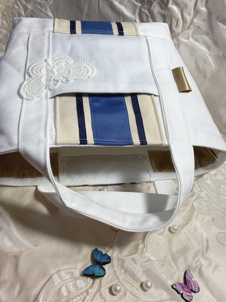 帆布のハンドバッグ