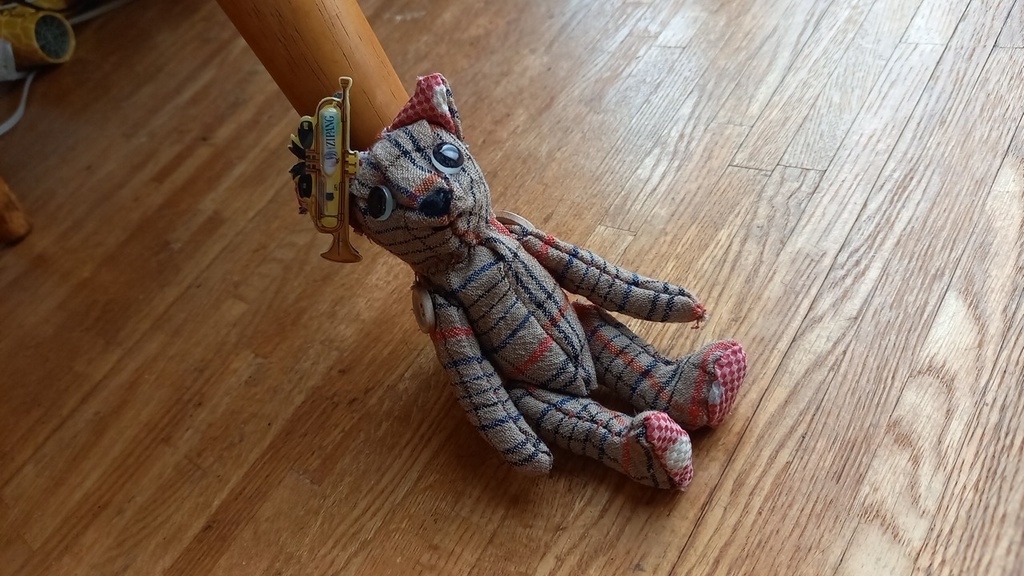 香草庵の草守り – くうかい トランペットの守り熊