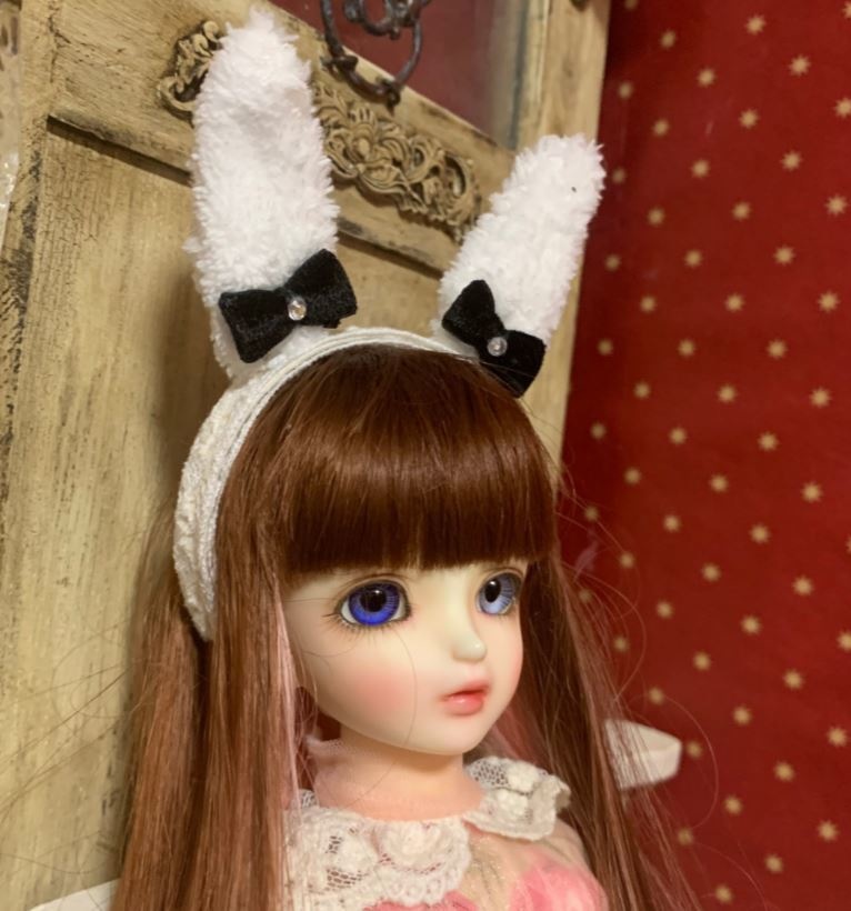ケモ耳カチューシャ　「黒いリボンの白うさぎ」