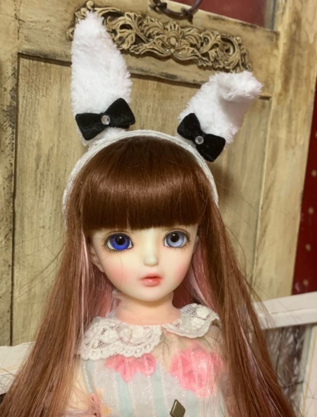 ケモ耳カチューシャ　「黒いリボンの白うさぎ」