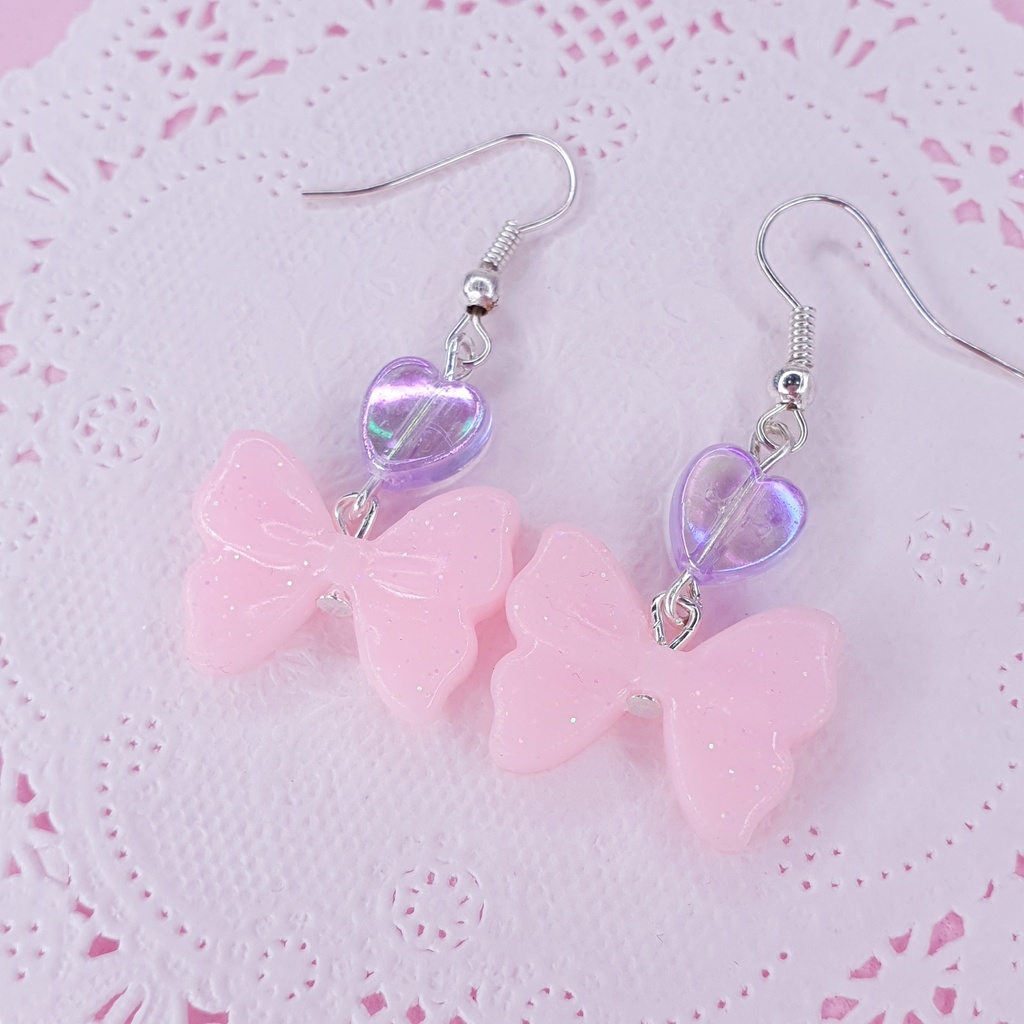 かわいいリボンピアス