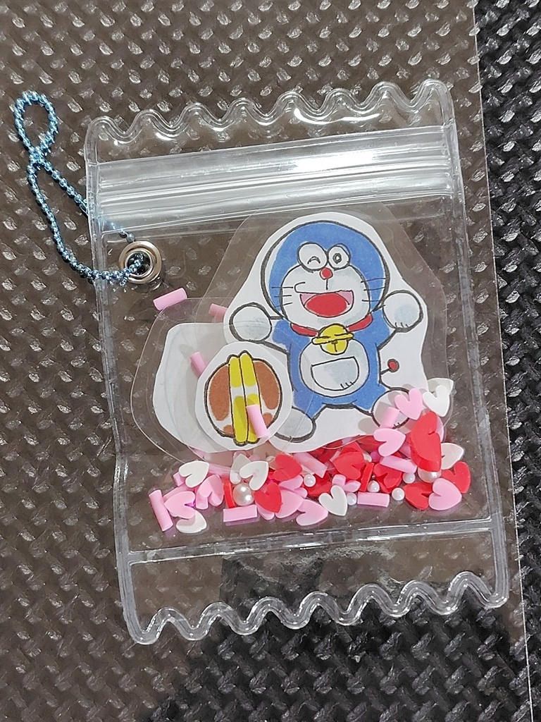 自作　シャカシャカキーホルダー　ドラえもん