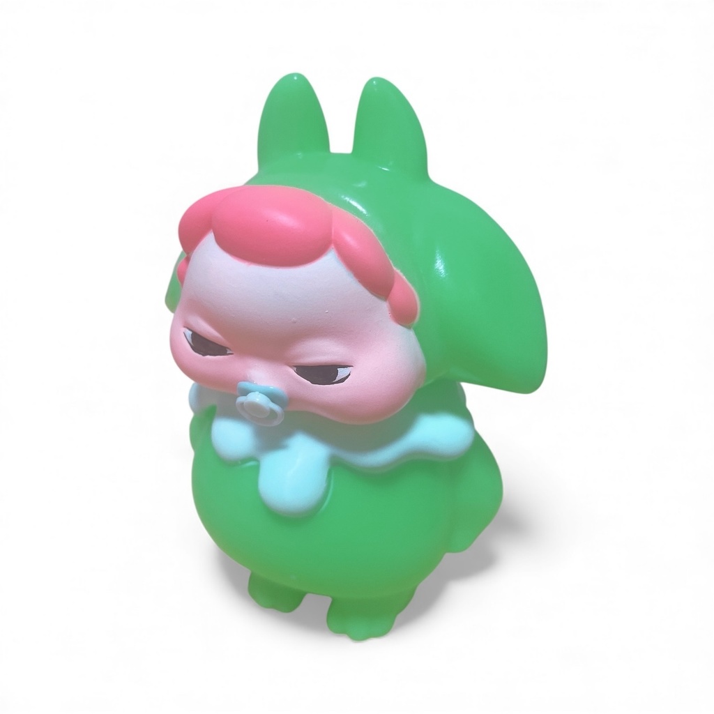 マンタベビーおしゃぶり蓄光