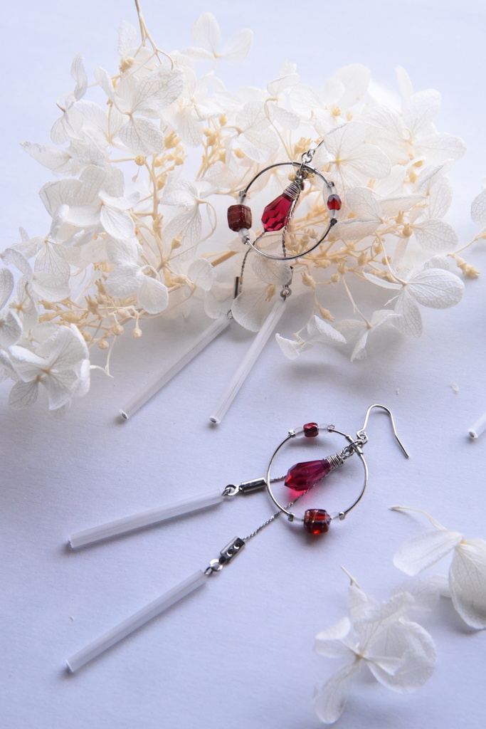 双子イメージ耳飾り(ピアス・イヤリング)