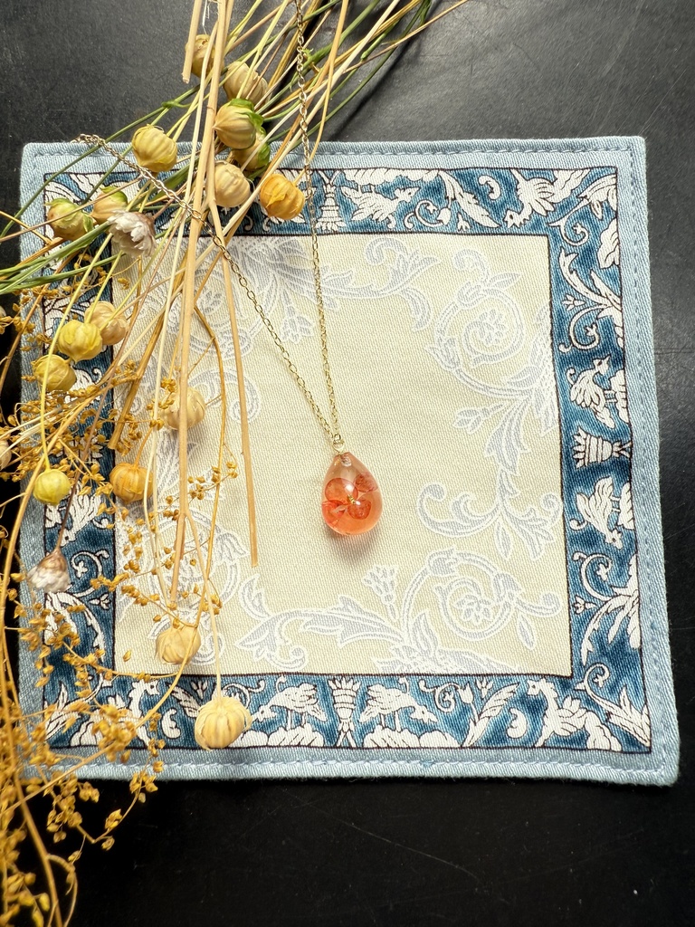 ティアストーンネックレス