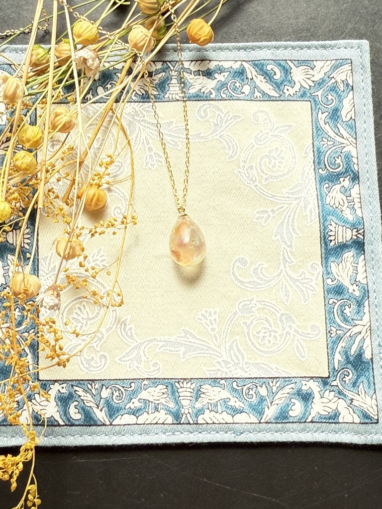 ティアストーンネックレス