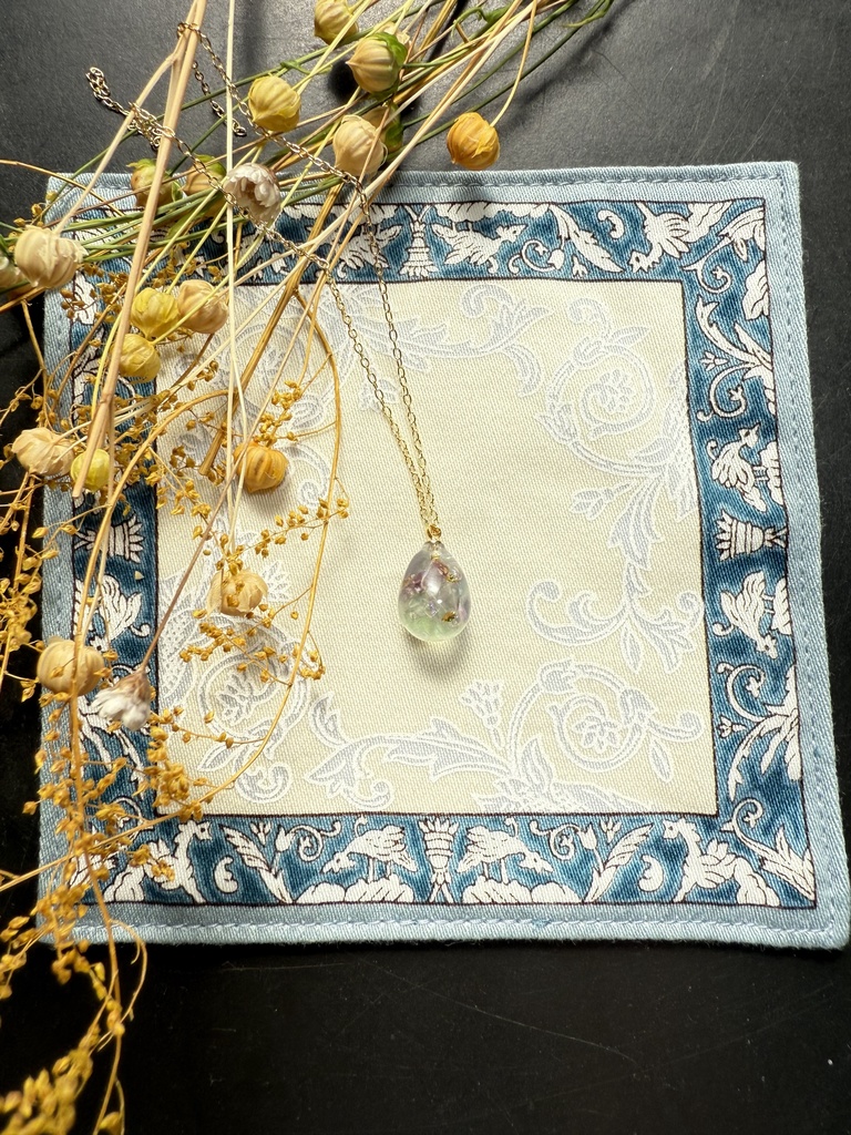 ティアストーンネックレス