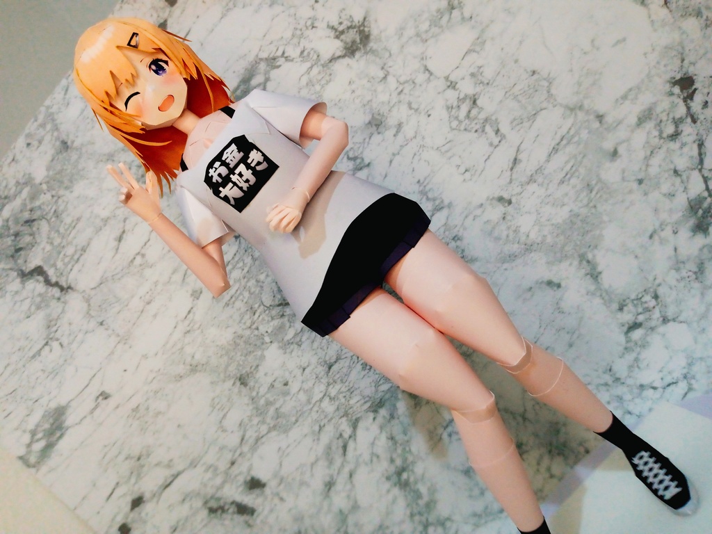 【展開図】変な漢字のTシャツちゃん カスタムペーパーフィギュア お金大好きTシャツ