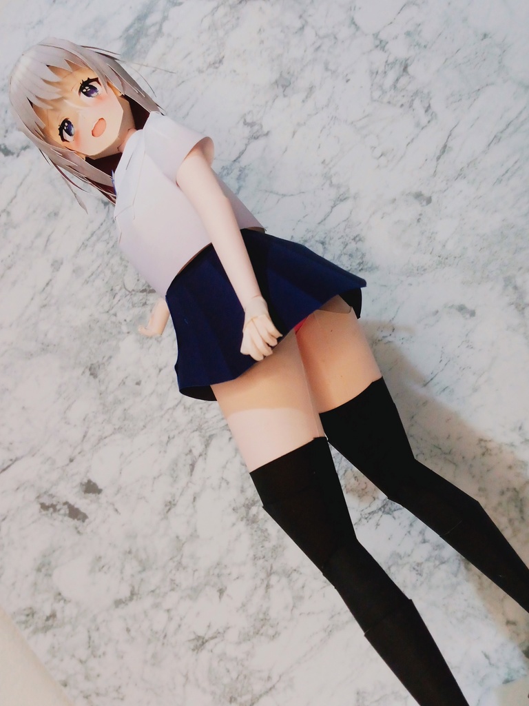 ペーパークラフト【無料DL】オリジナル美少女フィギュア 絶対領域ちゃん