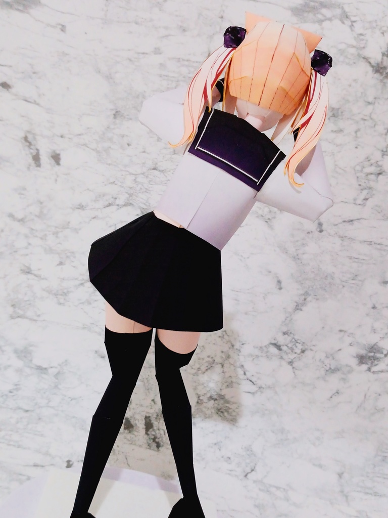 ペーパークラフト【無料DL】オリジナル美少女フィギュア 金髪ケモ耳ダブルピースちゃん