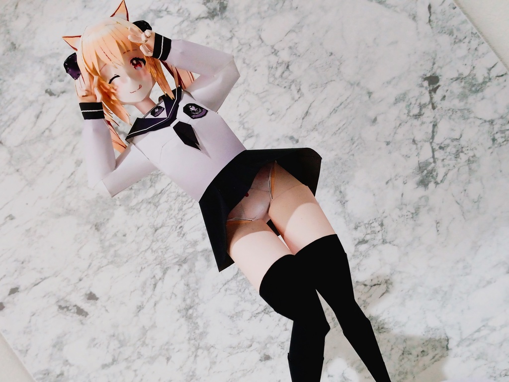 ペーパークラフト【無料DL】オリジナル美少女フィギュア 金髪ケモ耳ダブルピースちゃん