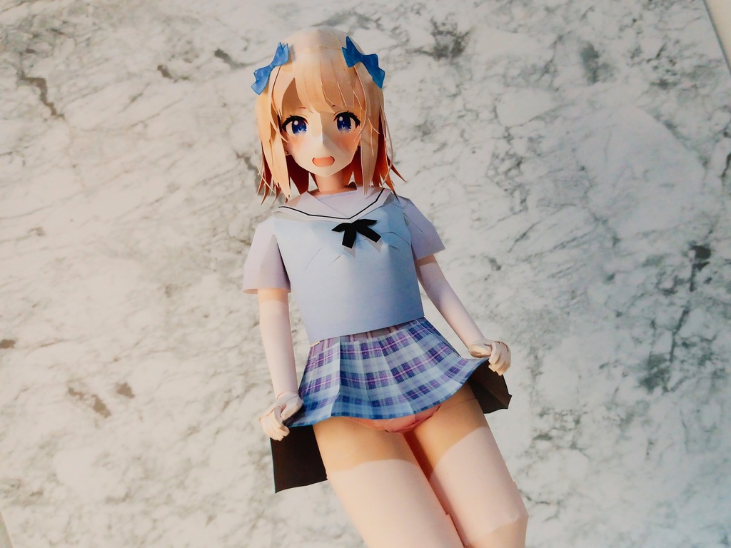ペーパークラフト【無料DL】オリジナル美少女フィギュア スカート持ち上げちゃん