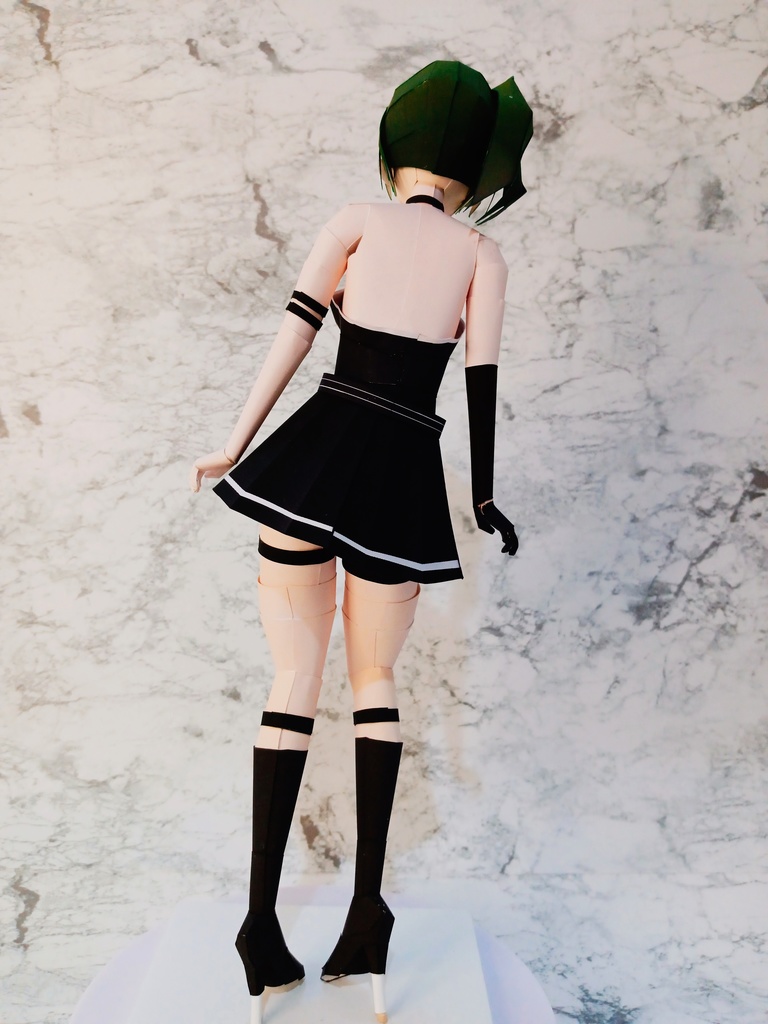 ペーパークラフト【無料DL】ユーベル(葬送のフリーレン) 美少女フィギュア