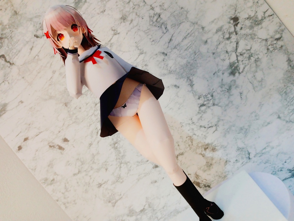 ペーパークラフト【無料DL】オリジナル美少女フィギュア 白髪赤眼ちゃん