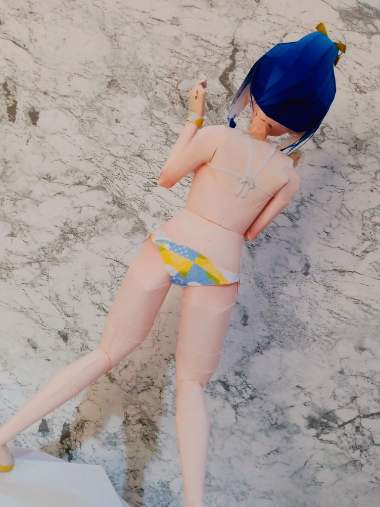 ペーパーフィギュア【無料DL】八奈見杏菜(負けヒロインが多すぎる!) 美少女フィギュア