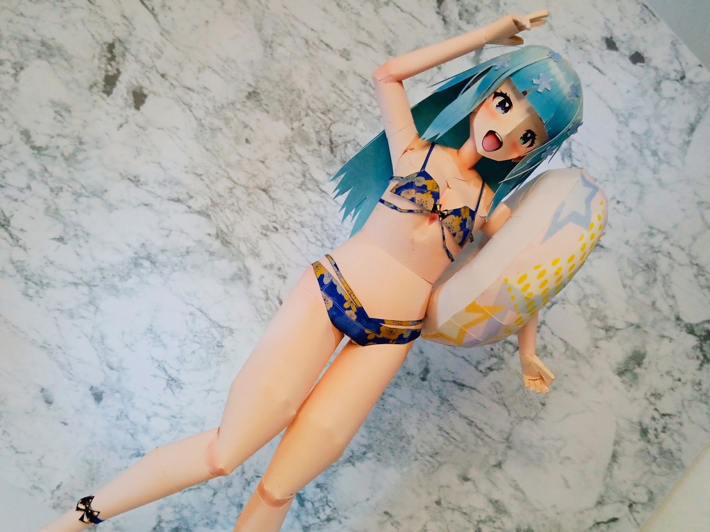 ペーパーフィギュア【無料DL】オリジナル美少女フィギュア ビーチプールサイドな水着ちゃん