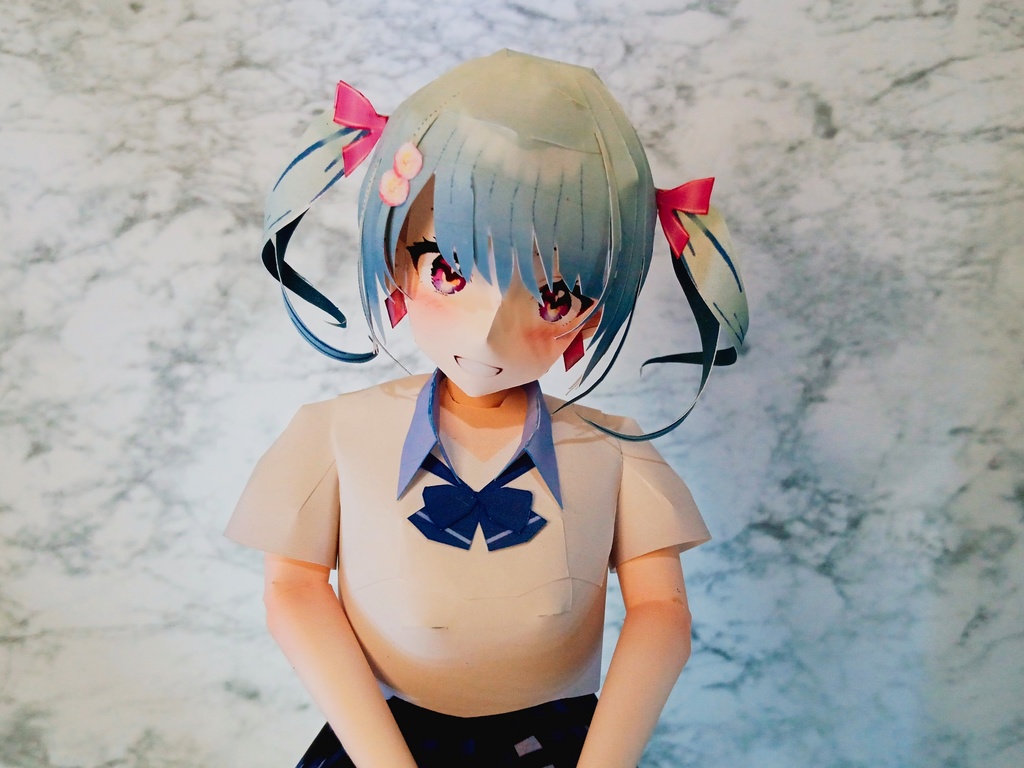 ペーパーフィギュア【無料DL】オリジナル美少女フィギュア しゃがみ縦巻きツインテちゃん