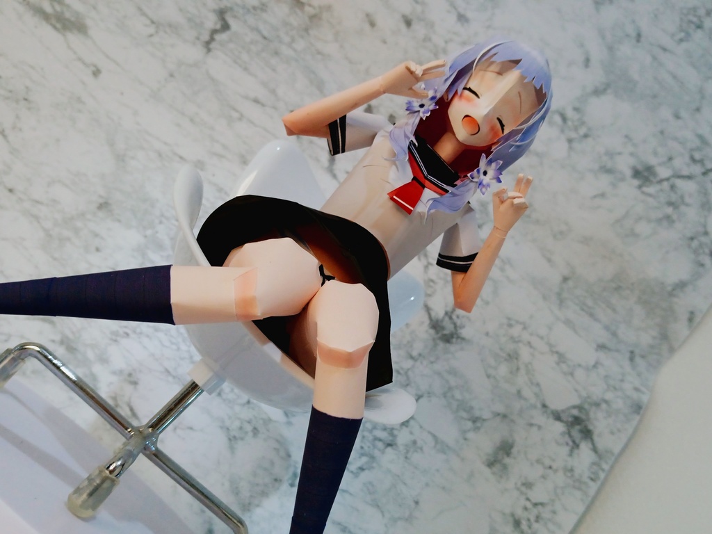 ペーパーフィギュア【無料DL】オリジナル美少女フィギュア にっこりWピースちゃん