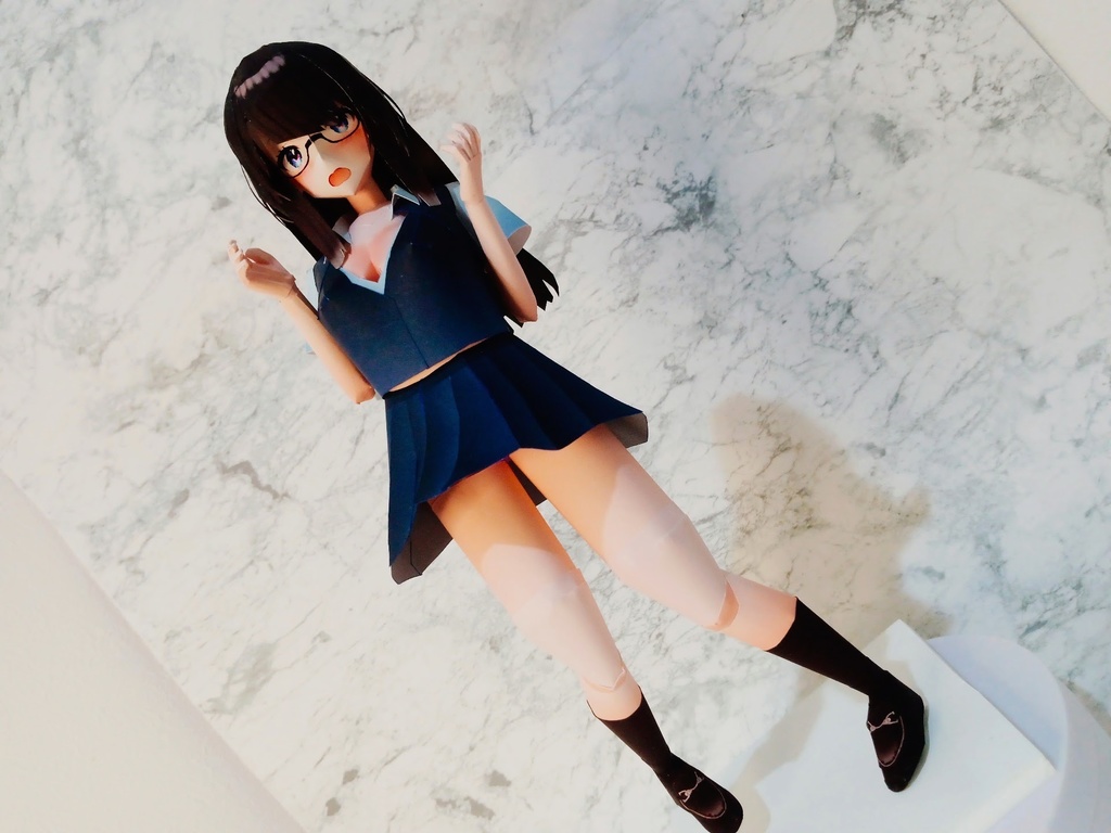 ペーパーフィギュア【展開図】オリジナル美少女フィギュア きわどすぎ黒髪メガネちゃん