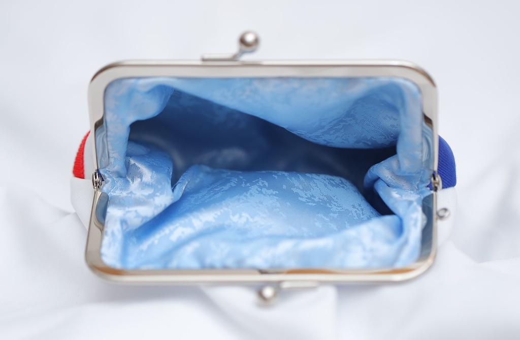 キャラクターイメージがま口(ネロ)