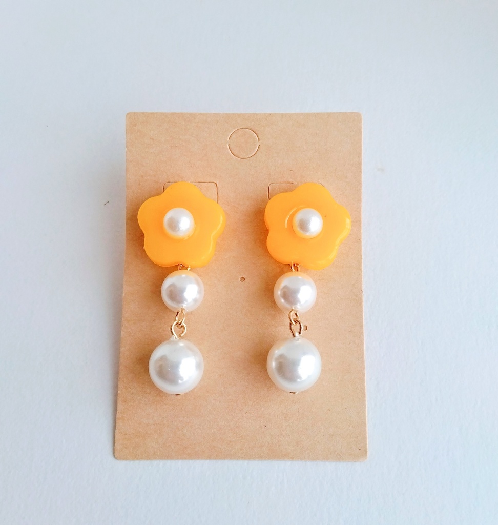 【匿名配送】昭和レトロな花のピアス【2way】