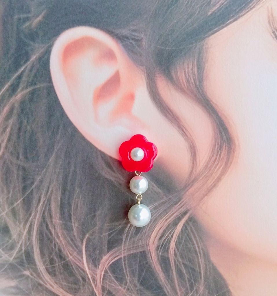 【匿名配送】昭和レトロな花のピアス【2way】