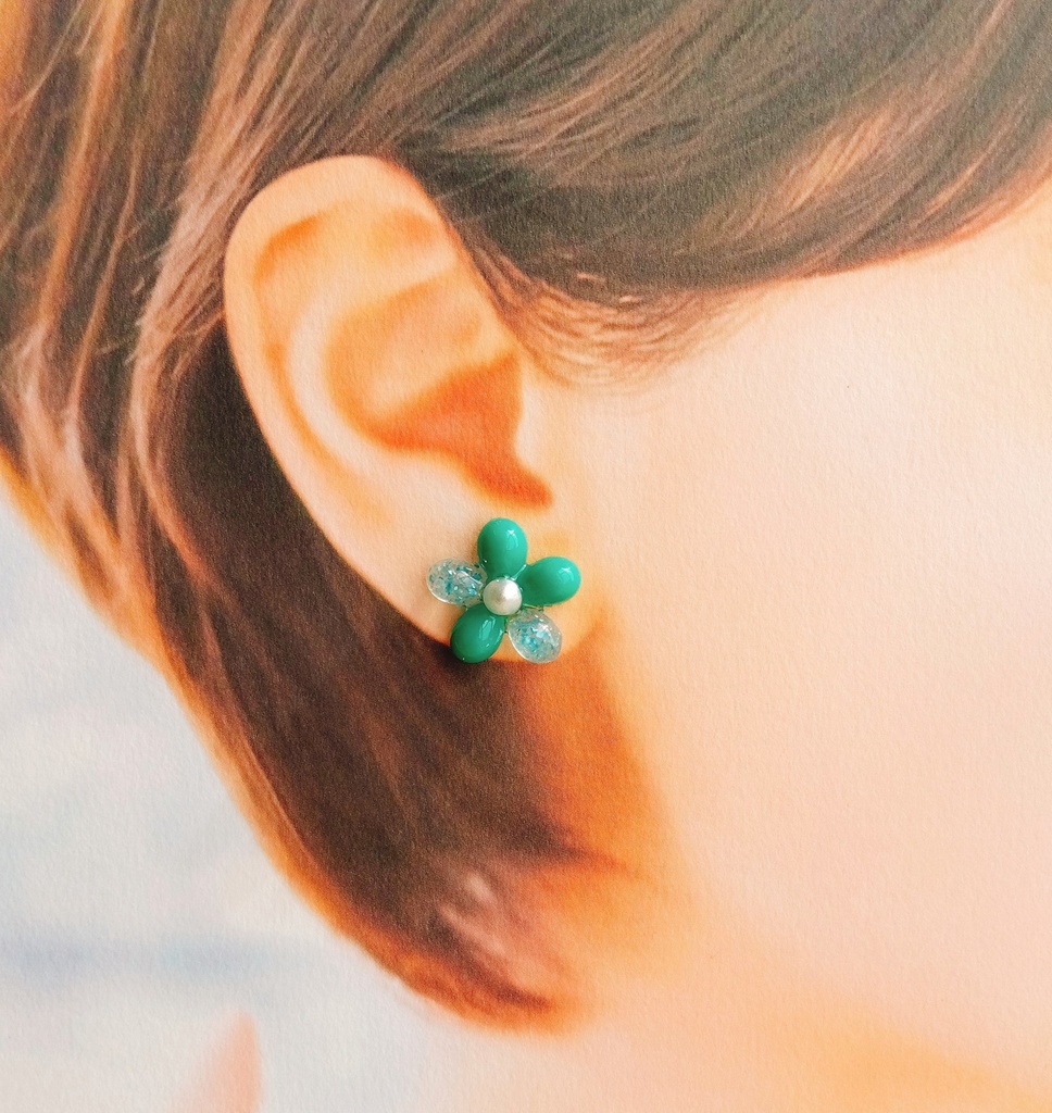 【匿名配送】2色花のピアス【2way】