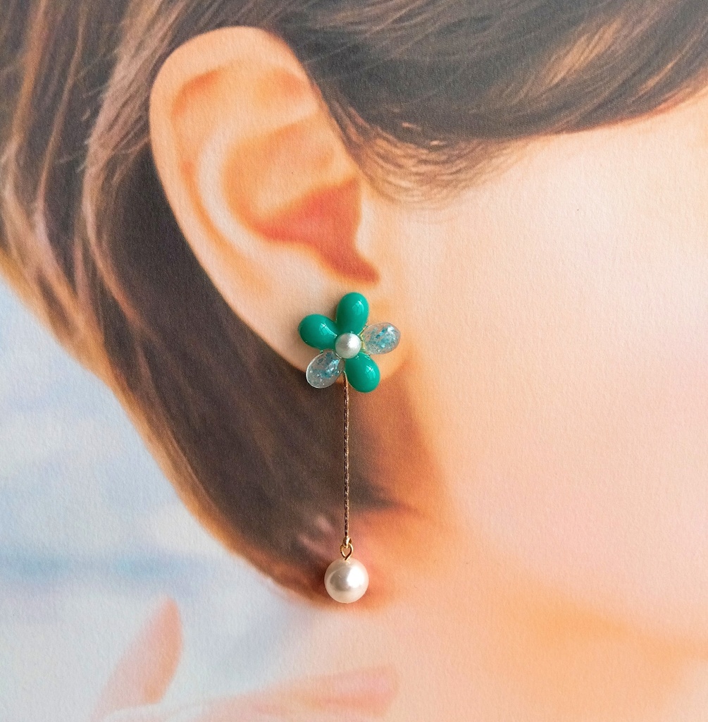 【匿名配送】2色花のピアス【2way】