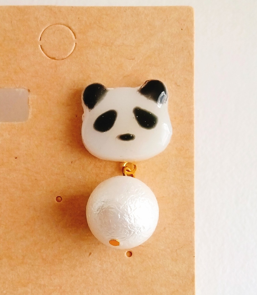 【匿名配送】パンダのピアス【イヤリングも可】