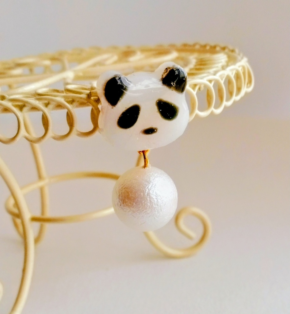 【匿名配送】パンダのピアス【イヤリングも可】