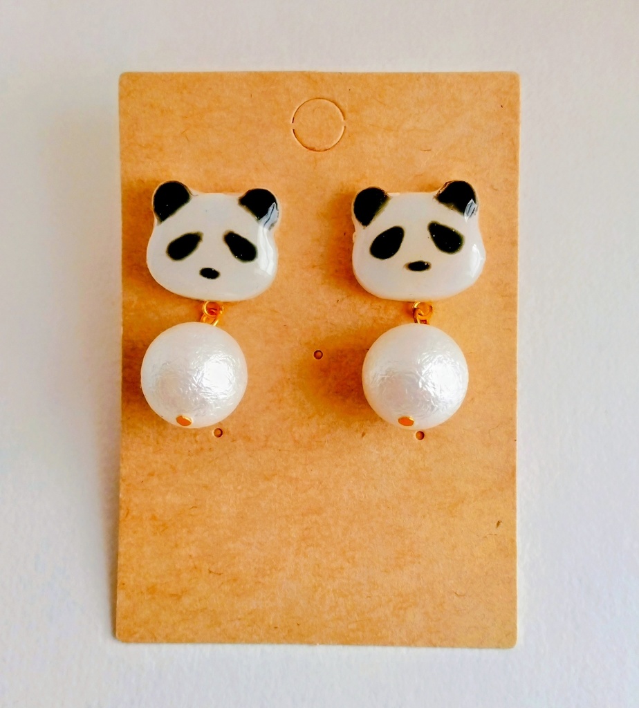 【匿名配送】パンダのピアス【イヤリングも可】