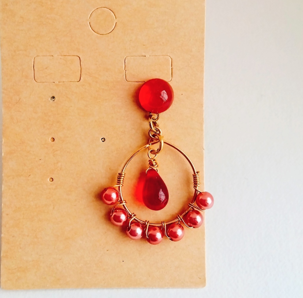 【匿名配送】オリエンタル風ピアス/赤【イヤリングも可】