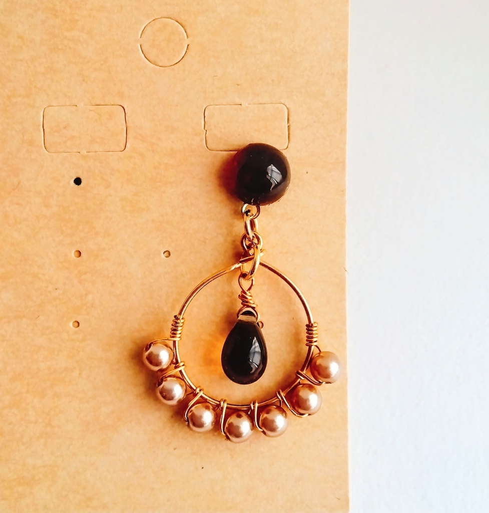 【匿名配送】オリエンタル風ピアス/茶色【イヤリングも可】