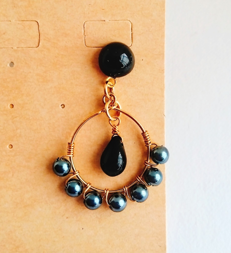 【匿名配送】オリエンタル風ピアス/黒【イヤリングも可】