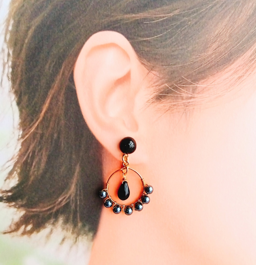 【匿名配送】オリエンタル風ピアス/黒【イヤリングも可】