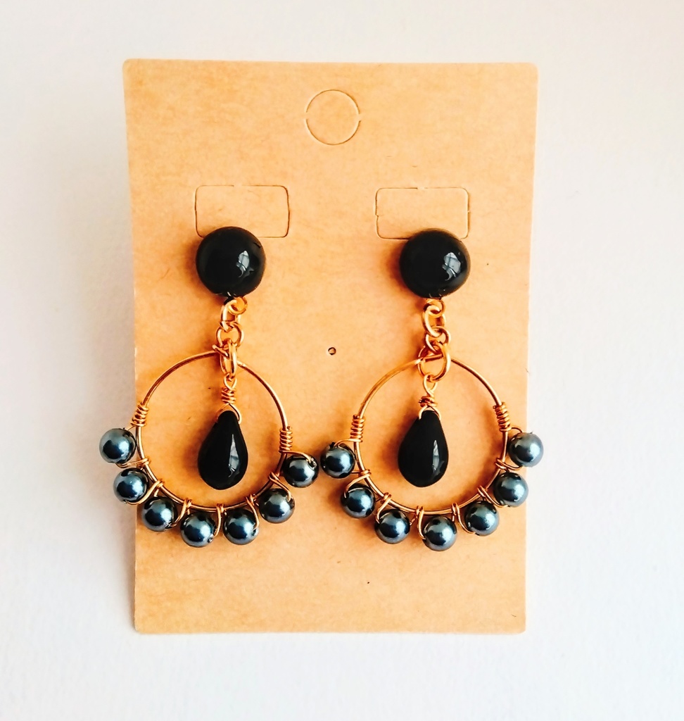 【匿名配送】オリエンタル風ピアス/黒【イヤリングも可】