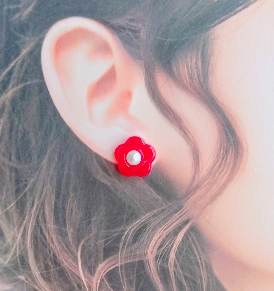 【匿名配送】昭和レトロな花のピアス+ヘアクリップのセット