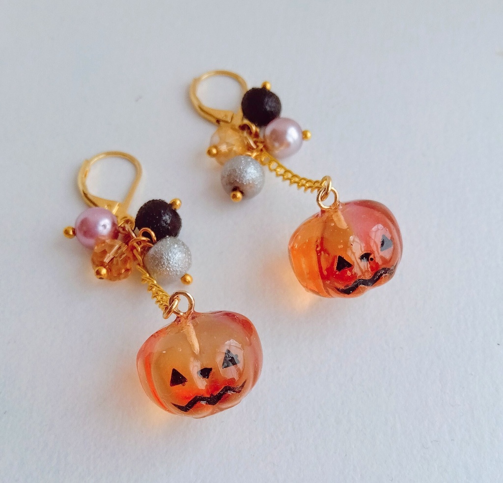 【匿名配送】かぼちゃのピアス【イヤリングも可】