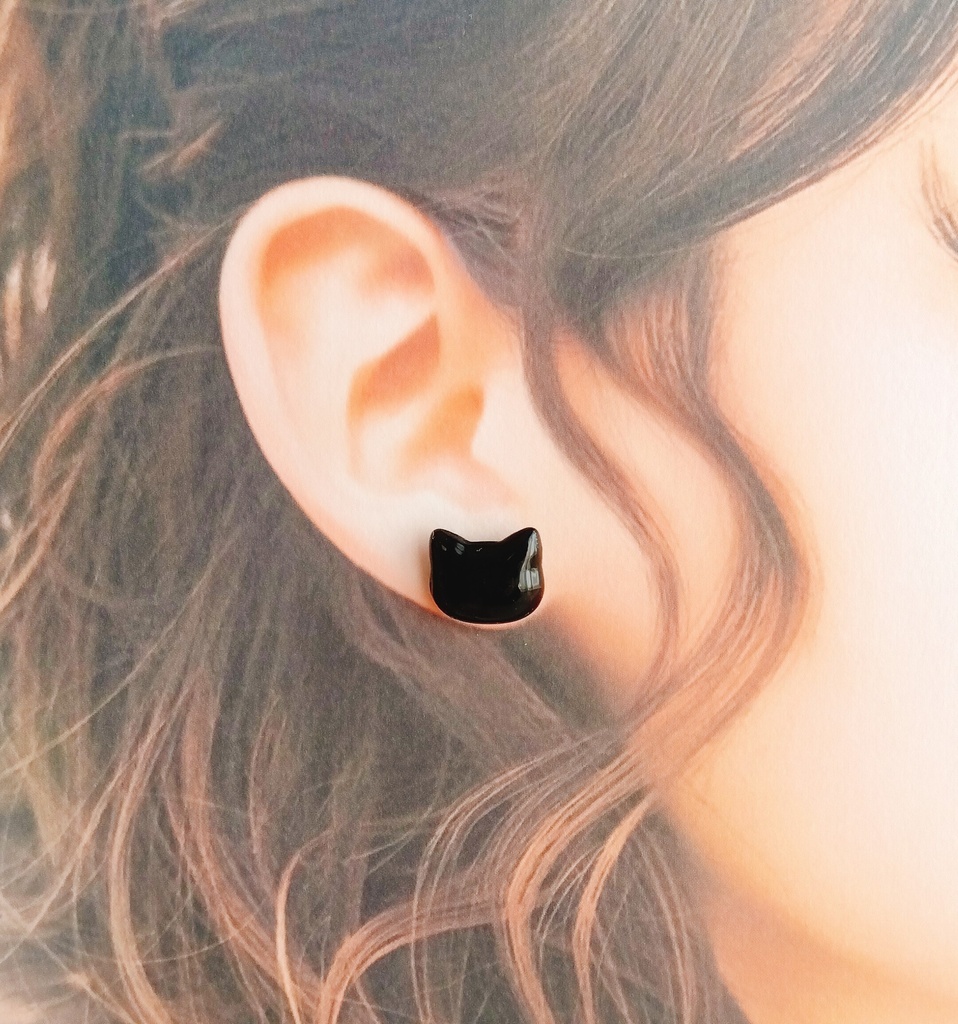 【匿名配送】黒猫のピアス/イヤリング【イヤリングも可】