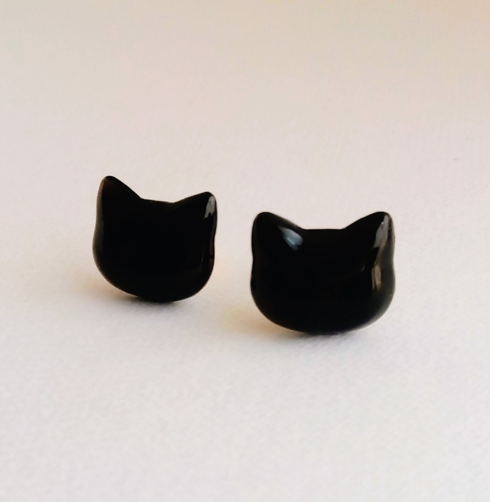 【匿名配送】黒猫のピアス/イヤリング【イヤリングも可】