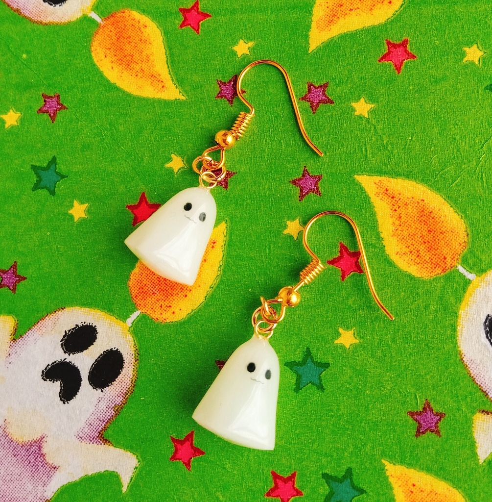 【匿名配送】お化けのピアス【イヤリングも可】