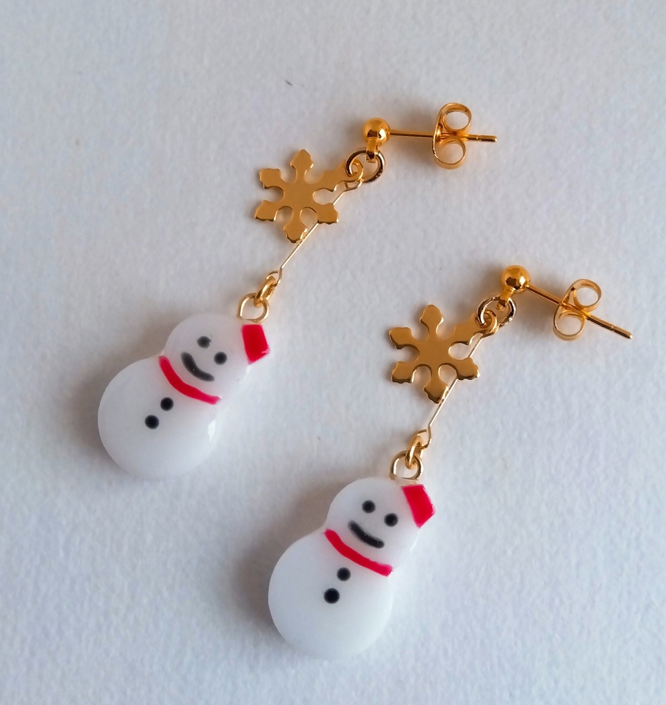 【匿名配送】雪だるまのピアス【イヤリングも可】